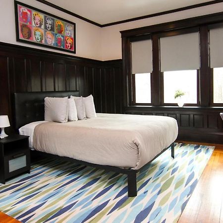 A Stylish Stay W/ A Queen Bed, Heated Floors.. #37 Brookline Luaran gambar