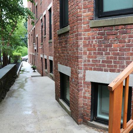 A Stylish Stay W/ A Queen Bed, Heated Floors.. #37 Brookline Luaran gambar