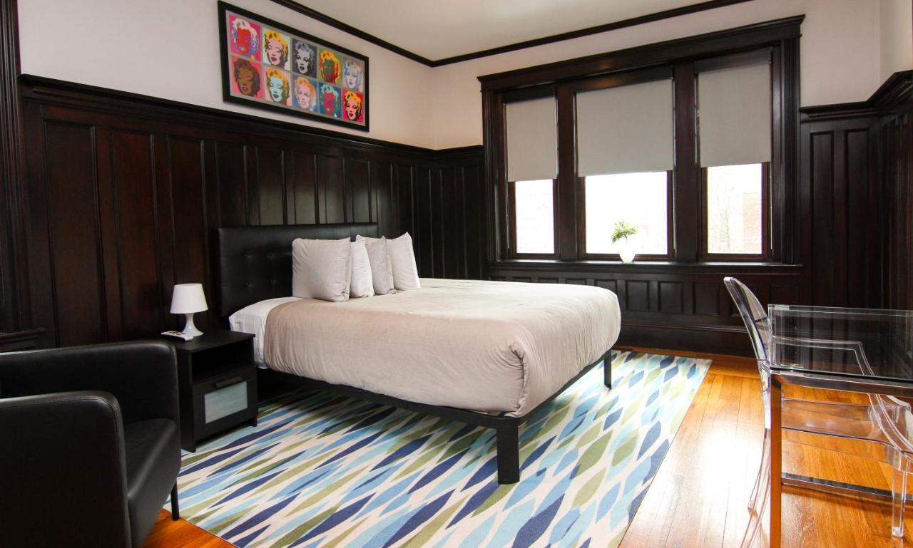 A Stylish Stay W/ A Queen Bed, Heated Floors.. #37 Brookline Luaran gambar